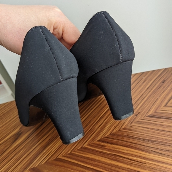 Salvatore Ferragamo black heels size 8 s2 - Picture 4 of 11